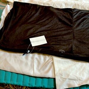 Beyond yoga black infinity scarf C14-3